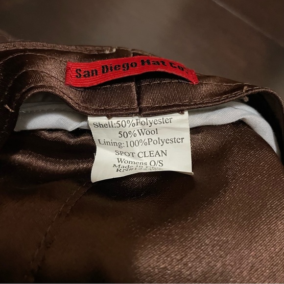 Women’s Wool Hat - Picture 6 of 6